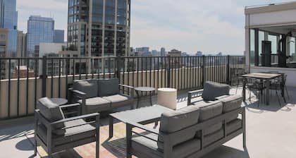 Luxury Designer Penthouse NW | Pool | Gold Coast
