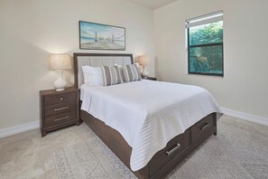 3 bedrooms, WiFi, bed sheets - Rosemary Heights - Close to the Beach (Naples)