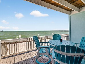 Outdoor dining - Kontiki 103, Pool, 800 Ft Pier, Tennis, Pickle Ball, Boat Slips and Launch (Rockport)