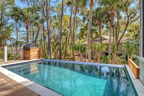 Een verwarmd zwembad