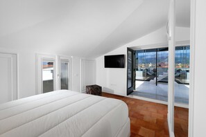 3 habitaciones, escritorio, tabla de planchar con plancha y wifi gratis