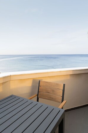 Sea View Luxury Suite with Jacuzzi | Balcony