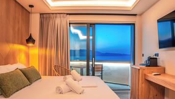 Sea View Luxury Suite with Jacuzzi | Terrace/patio