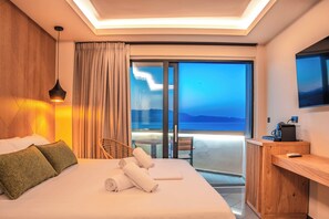 Sea View Luxury Suite with Jacuzzi | Terrace/patio - HOM54 Luxury Suites (Heraklion)
