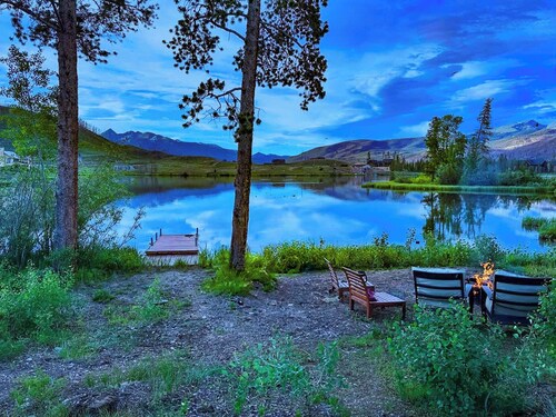 Updated 2-Bedroom Cabin in Sun Valley with Private Dock & Fishing!