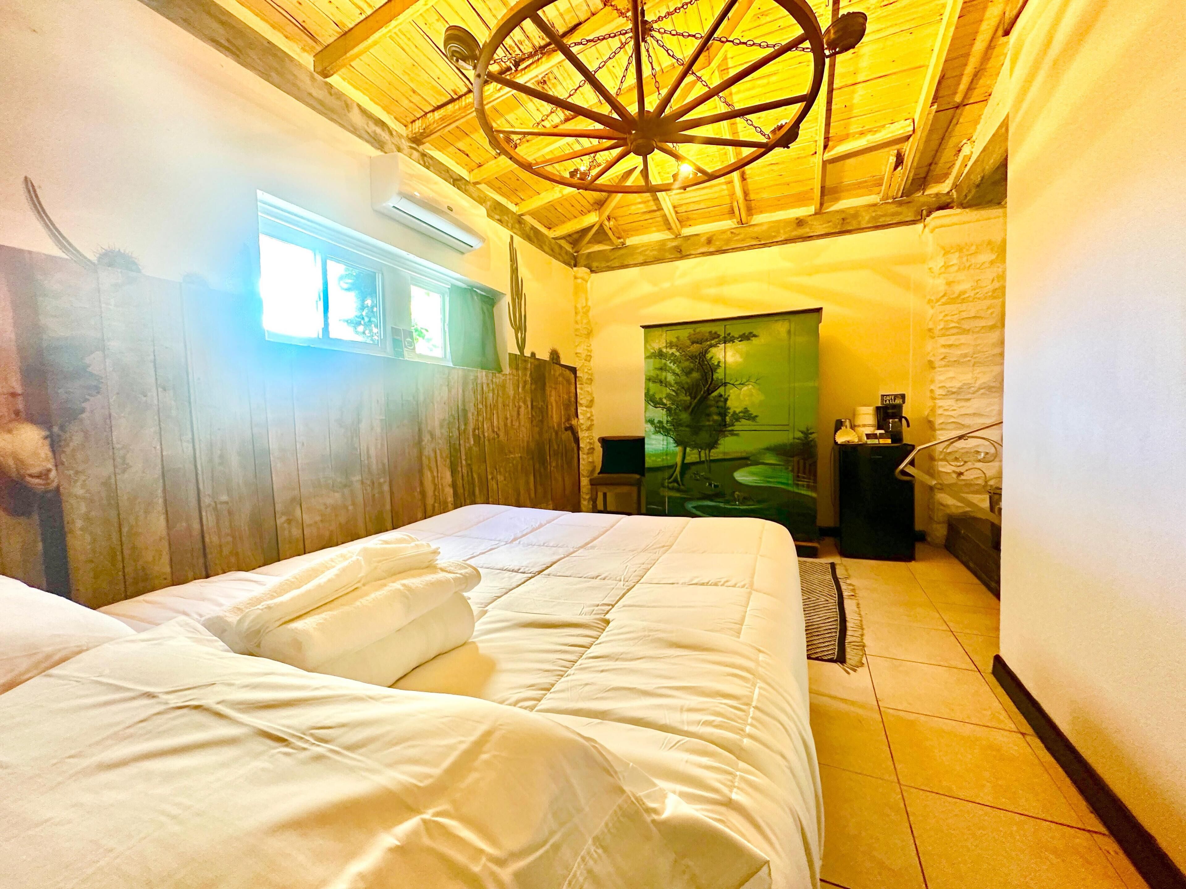 5 bedrooms, iron/ironing board, WiFi, bed sheets