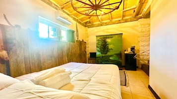 5 bedrooms, iron/ironing board, WiFi, bed sheets