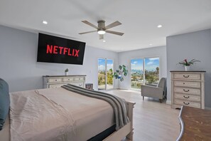 3 dormitorios, escritorio, tabla de planchar con plancha y wifi