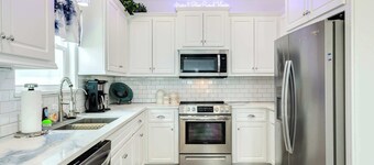 Nana & Pops Beachfront Home - Family Friendly