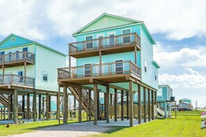Exterior - Modern Beach House with Ocean Views near Jetties (Surfside Beach)