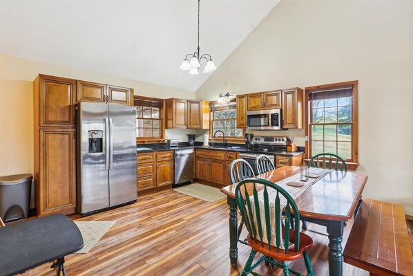 Fridge, microwave, dishwasher, coffee/tea maker