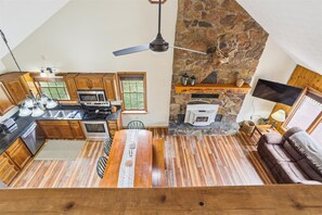 Refrigerador, microondas, lavavajillas y cafetera y tetera