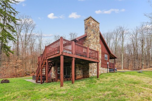 Come stay! Sam's Cabin is a genuine mountain treasure.