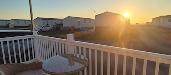 Sleeps 8-sea View-pets-pool-parking