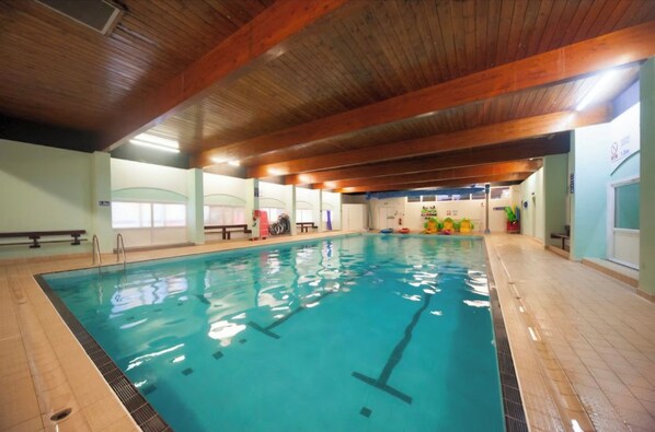 Cabin | Pool | Indoor pool