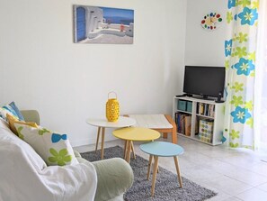 Una Smart TV, libros