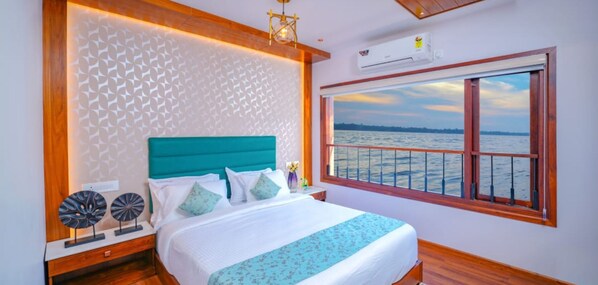 Free WiFi - Elegant Boathouse (Alappuzha)