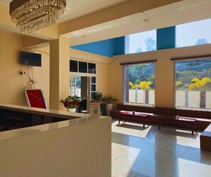 Lobby sitting area - HOTEL 3D (Lower Subansiri)