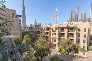 Exterior - Free housekeeping visits during your stay - StayShort - Luxurious 2-Bedroom Apartment in Downtown - Sleeps 4 with Iconic Burj Khalifa Views (Downtown)
