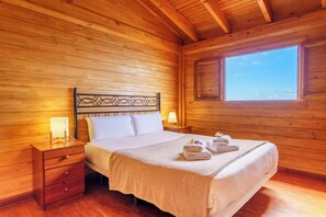 2 habitaciones, tabla de planchar con plancha, cuna de viaje y wifi