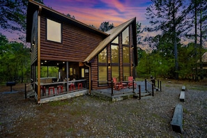 Exterior - Sugar Mama - great location, sleeps 10, hammocks (Broken Bow)