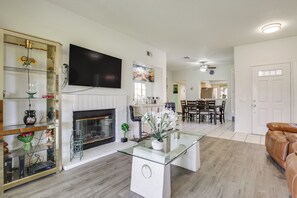 Apartment (2 Bedrooms) | Interior - Steps to Community Pool & Spa: Palm Desert Condo! (Palm Desert)