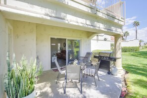 Apartment (2 Bedrooms) | Interior - Steps to Community Pool & Spa: Palm Desert Condo! (Palm Desert)