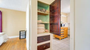 House (2 Bedrooms) | Bahagian dalam