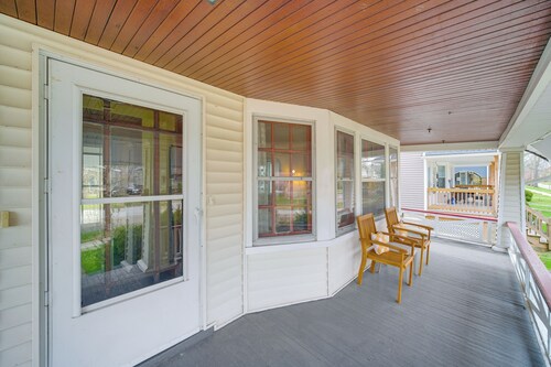 Home 2 Mi to Lakewood Park & Solstice Steps!