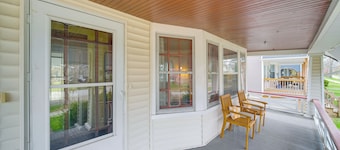 Home 2 Mi to Lakewood Park & Solstice Steps!