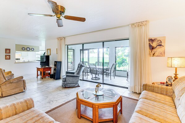 House (3 Bedrooms) | Interior