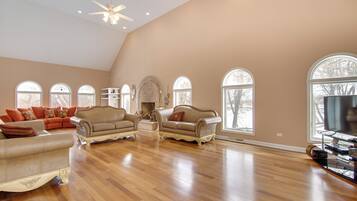 Villa (6 Bedrooms) | Interior
