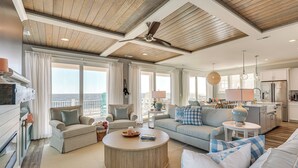 House (6 Bedrooms) | Interior
