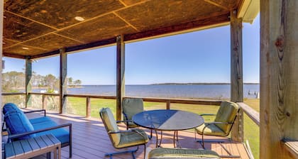 Canoe & Dock: Boater's Paradise on Pamlico River!
