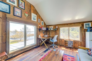 Apartment (0 Bedroom) | Interior - Riverfront Haven: Converted Barn w/ Deck in Aurora (Aurora)