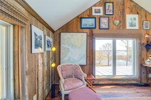 Apartment (0 Bedroom) | Interior - Riverfront Haven: Converted Barn w/ Deck in Aurora (Aurora)