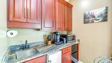 Apartment (0 Bedroom) | Interior