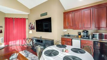 Apartment (0 Bedroom) | Interior