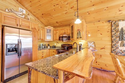 1 Mi to Nottely Lake: Home w/ Furnished Deck!