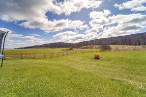 Apartment (0 Bedroom) | Interior - Mtn-view Studio: 18 Mi to Penn State! (Spring Mills)