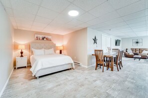 Apartment (0 Bedroom) | Interior