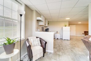 Apartment (0 Bedroom) | Interior