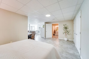 Apartment (0 Bedroom) | Interior