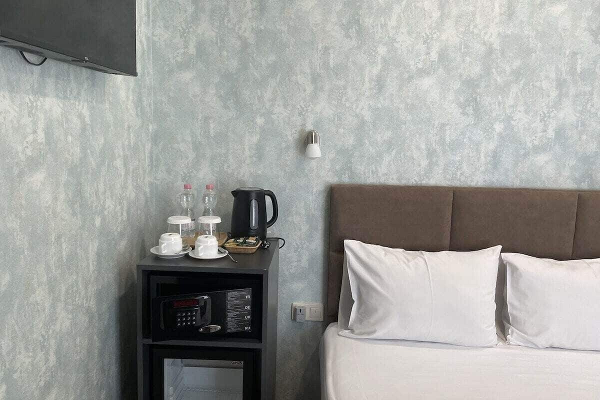 고급 침구, 객실 내 금고, 암막 커튼, 다리미/다리미판