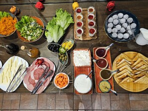 Free daily buffet breakfast 