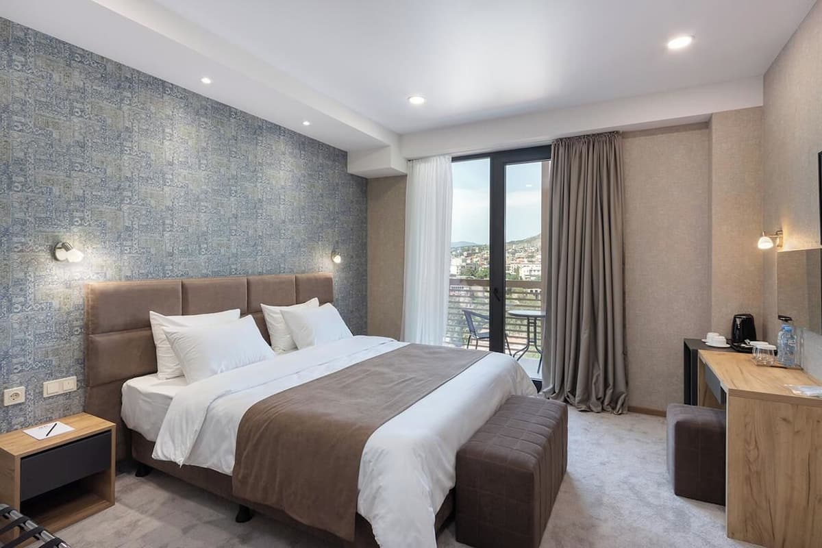 1 Schlafzimmer, hochwertige Bettwaren, Zimmersafe, Verdunkelungsvorhänge
