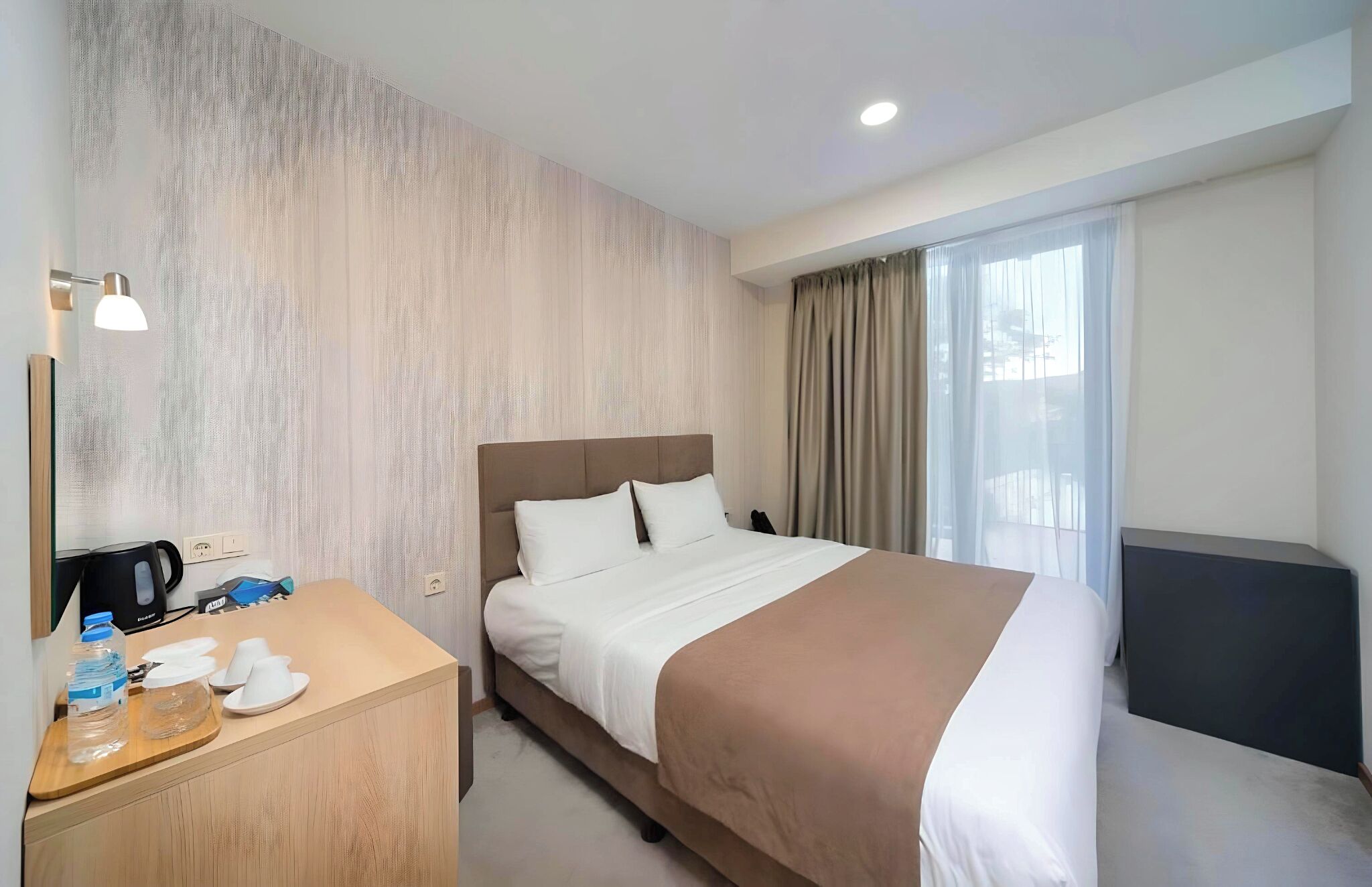 Standard-Doppelzimmer, Balkon, Stadtblick | Hochwertige Bettwaren, Zimmersafe, Verdunkelungsvorhänge