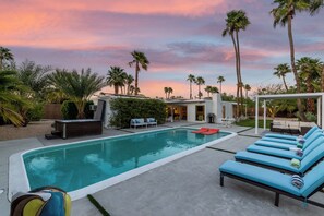 Et oppvarmet basseng