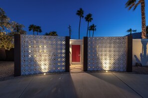 Property grounds - Spencer Palms – Private Palm Springs Oasis (Palm Springs)