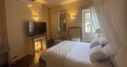 Magnificent apartment with direct access to the Place des 9 Jets in CERET.